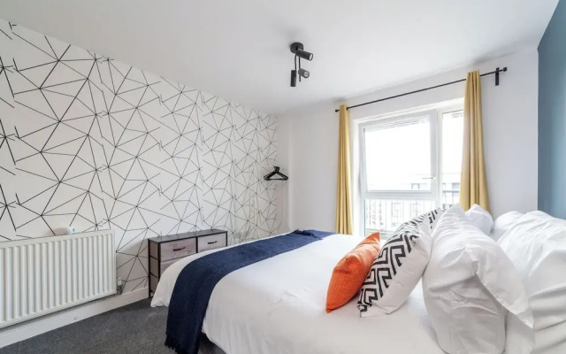 Top-rated Penthouse - King Size Bed & Free Parking