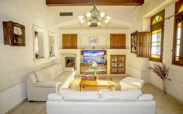 Tieqa Hamra Charming House