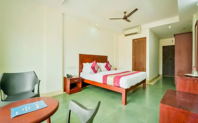 OYO 15226 Crystal Residency