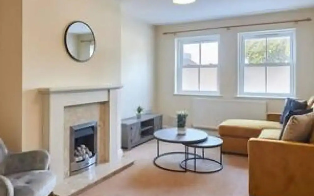 Host Stay Tibshelf House
