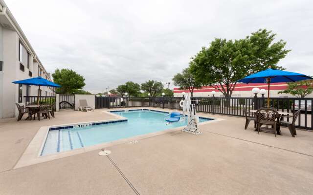 Motel 6 Dallas, TX - Northeast