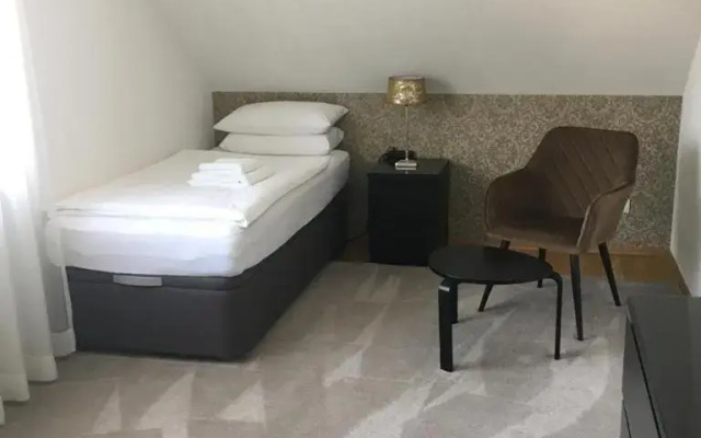 Modernes Stadthaus | Parkplatz | WiFi | Bad&Dusche | Küche