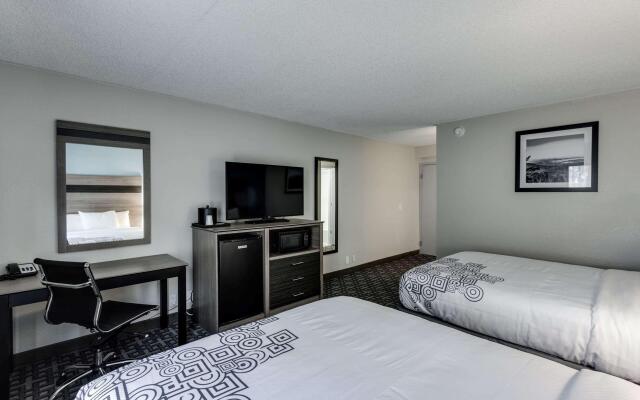 Days Inn & Suites by Wyndham Spokane