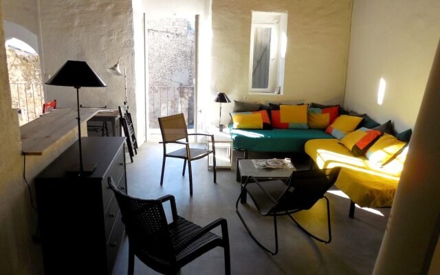 Studio in Villeneuve-lès-avignon, With Balcony