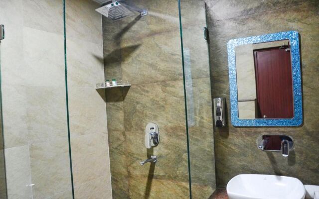 FabHotel Roselle Inn