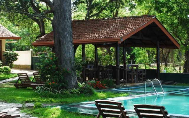 Taprospa Tissa