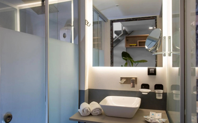 Pearl SeaBreeze Suites