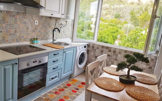 Caparica Cliff View by Host-Point