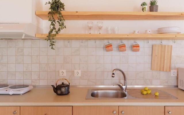 The Island Life Apartments by Konnect, Ipsos Beach