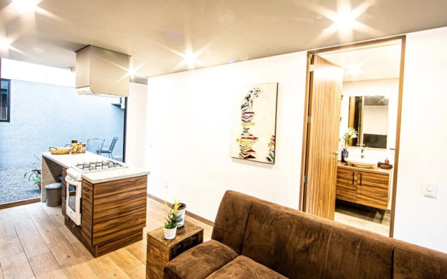 Brand New 1BDRM Private Patio Apartment 5 Stars