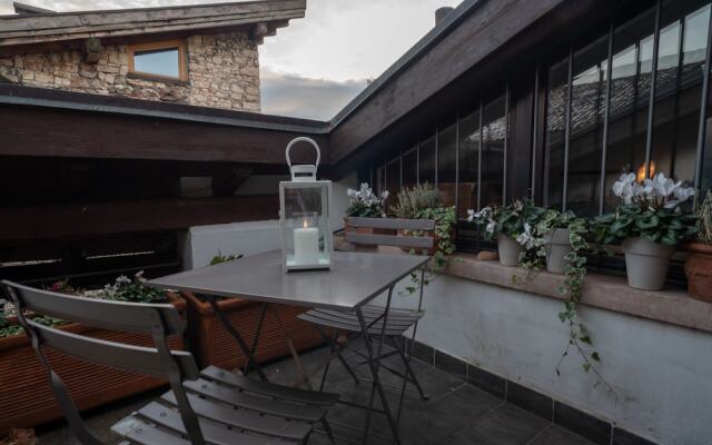 S. Trinità 18, Suites & Rooms