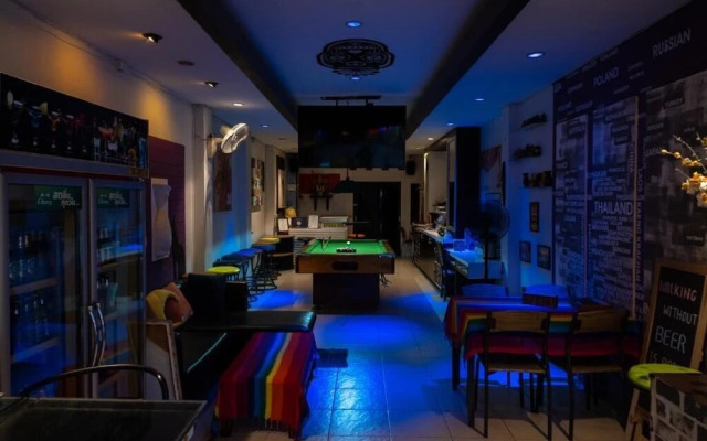 Krabi Freedom Hostel And Bar