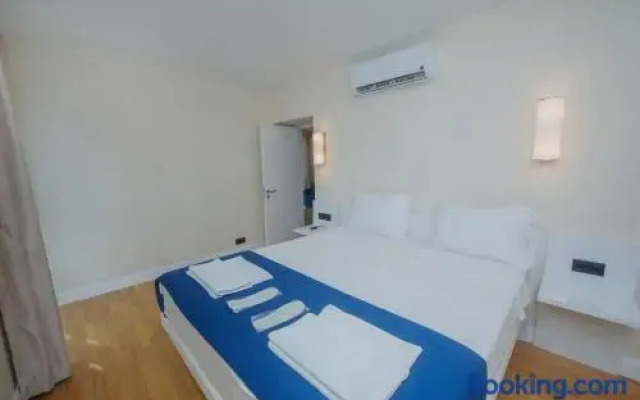 Seaside Apartments