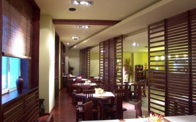 Oasis Hotel