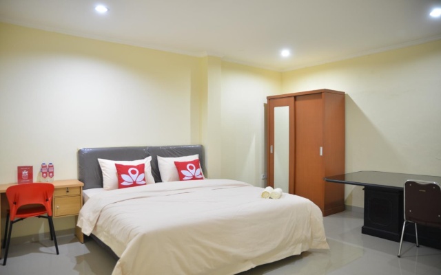 ZEN Rooms Near ITC Roxy Mas – Guest Rooms – Jakarta