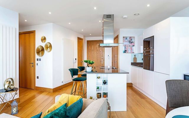 The Panoramic Urban Oasis