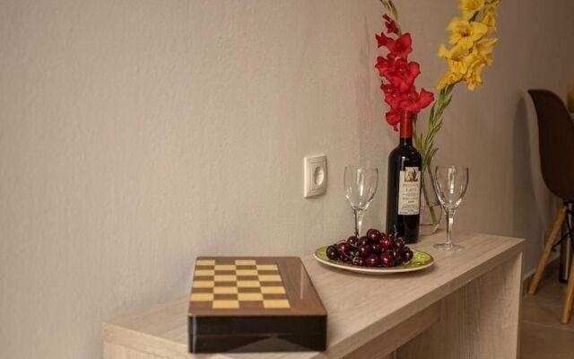 Erato Studio!