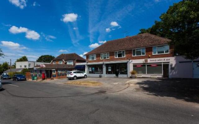 West Chiltington Village, 2 bedrooms & parking