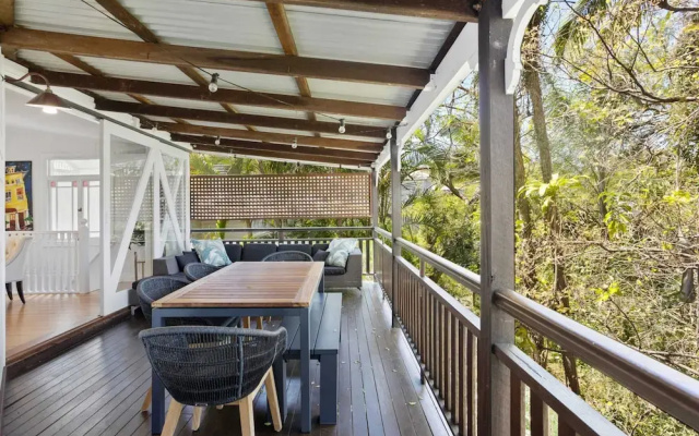 Tranquil 2-bed Family Home With Deck Among Trees