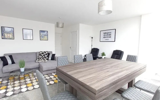 House of 4 Chimneys by Your Lettings UK