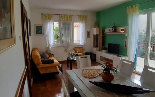 Jaroje - 80m From the Beach With Parking - H