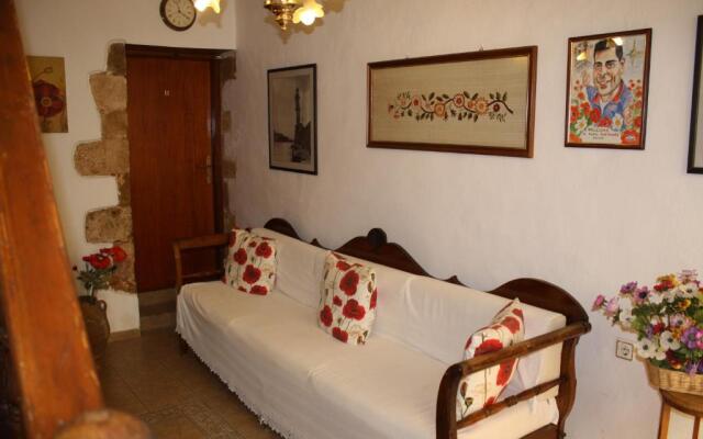 Anemones Rooms