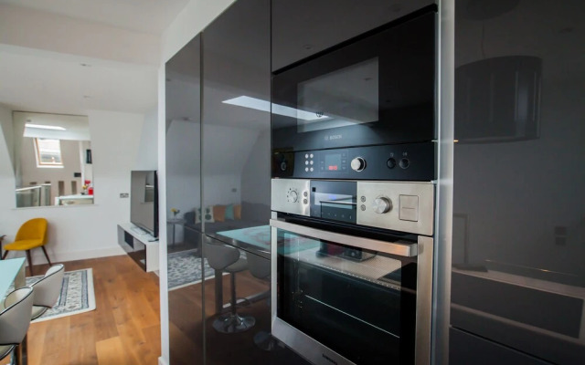 Modern Central Richmond Luxury Residence