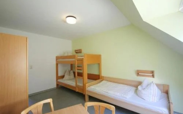 DJH Jugendherberge Born-Ibenhorst mit Zeltplatz