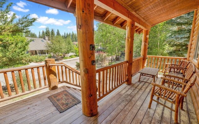 Little Cubs Cabin #1986