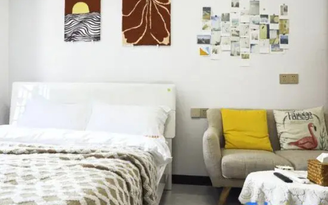 Ye Xiaoliu City Homestay (Changsha Desiqin City Plaza)