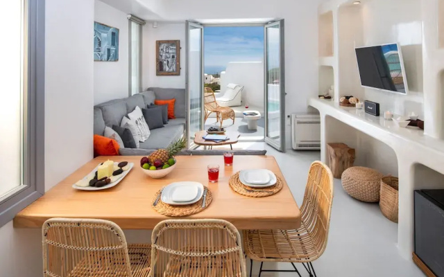 Megalochori 1-bed Villa, Sleeps 3, Pool & Parking