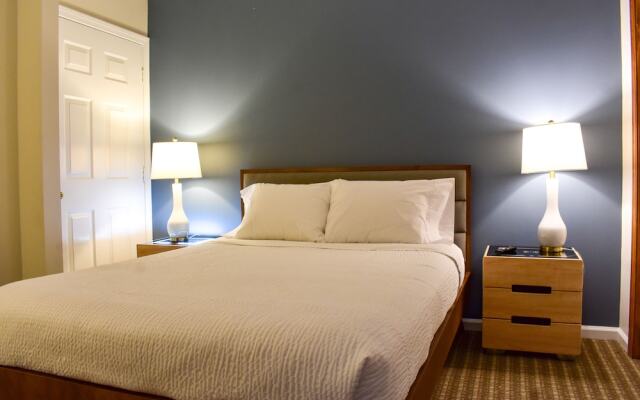 The Central Downtown Inn & Suites