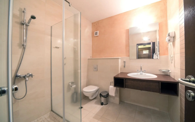 Smilen Hotel And Wellness