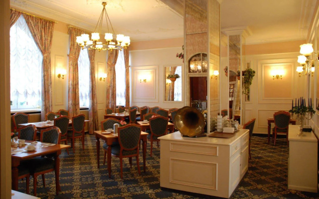 Hotel Rheinischer Hof