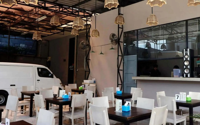 RedDoorz Plus @ Kapuk Business Park