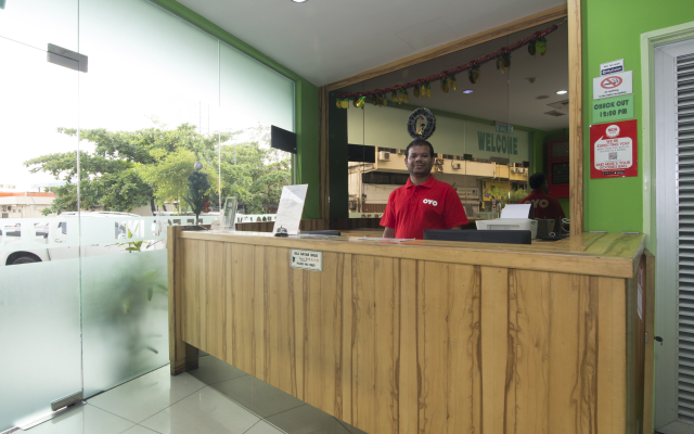 OYO 496 Hotel De Eco Inn