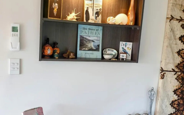 Unique Estuary & Bird Apartment in Te Haumi Paihia