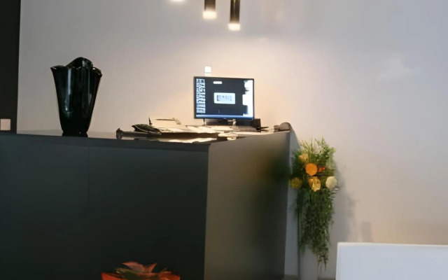 Aparthotel Lacroma