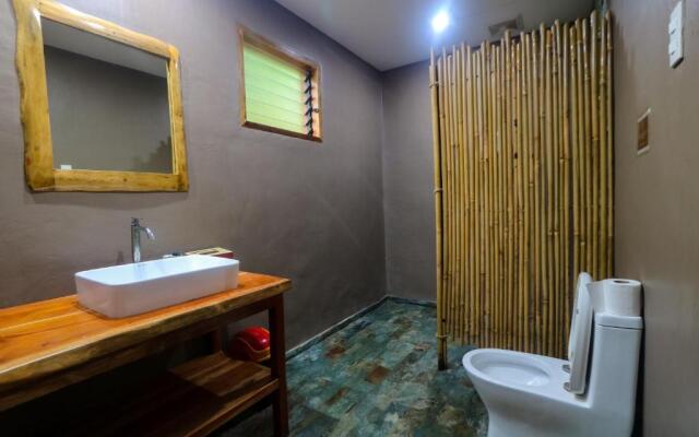 Nakabalo Guesthouse & Restaurant