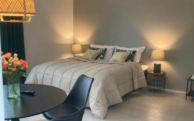 Travel Center Studio Apartment