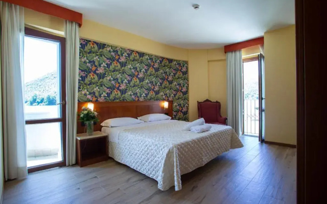 Hotel Ristorante Miralago