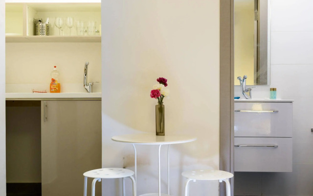 Dizengoff Inn