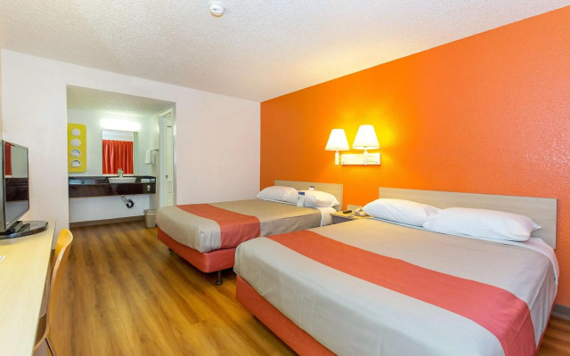 Quality Inn & Suites Oceanside near Camp Pendleton