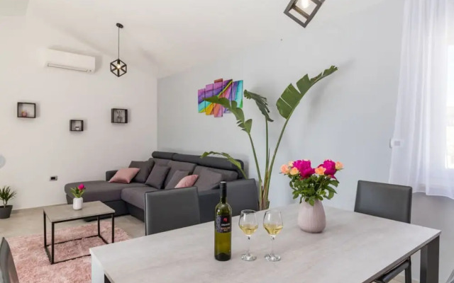 Villa Nana Comfortable Holiday Residence