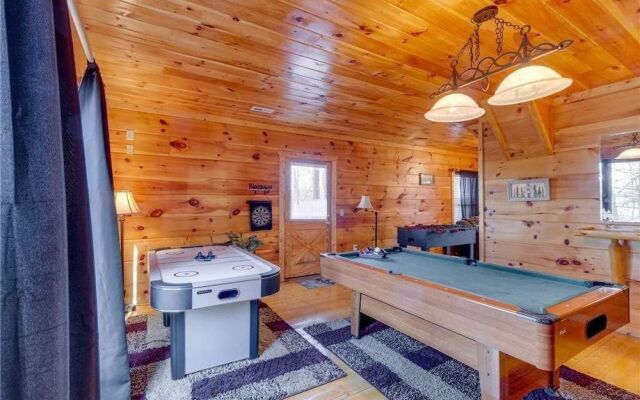 Bearfoot Lodge by RedAwning