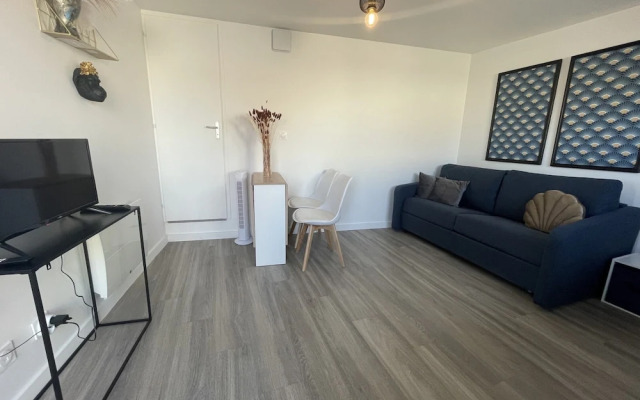 Apartment in Le Mans With Private Parking