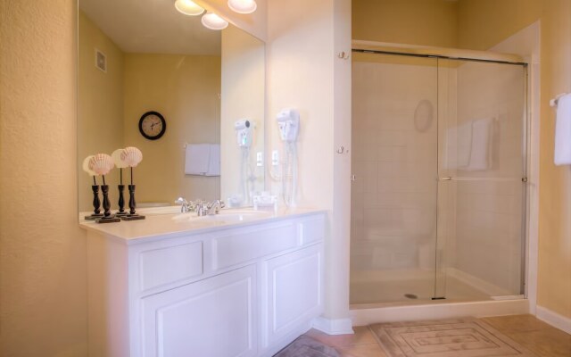 Top-floor Condo, Near Universal &convention Ctr