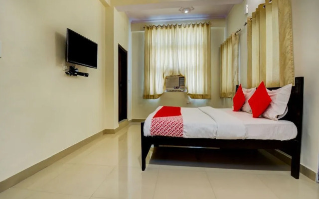 Oyo 22942 Hotel Opal