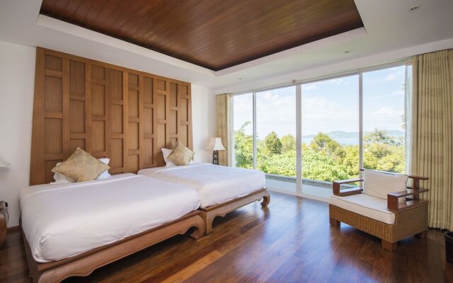 4-BR Seaview Villa with Large Pool at Surin Beach