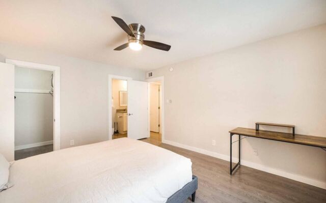 Mueller Square by Evonify